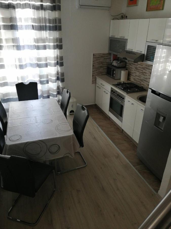 Apartamento Centar Njivice Exterior foto